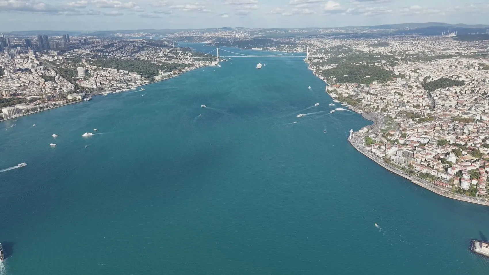 İstanbul Boğazı'nda kartpostallık değişim: Üç günlük yağışın ardından gelen büyüleyici manzara
