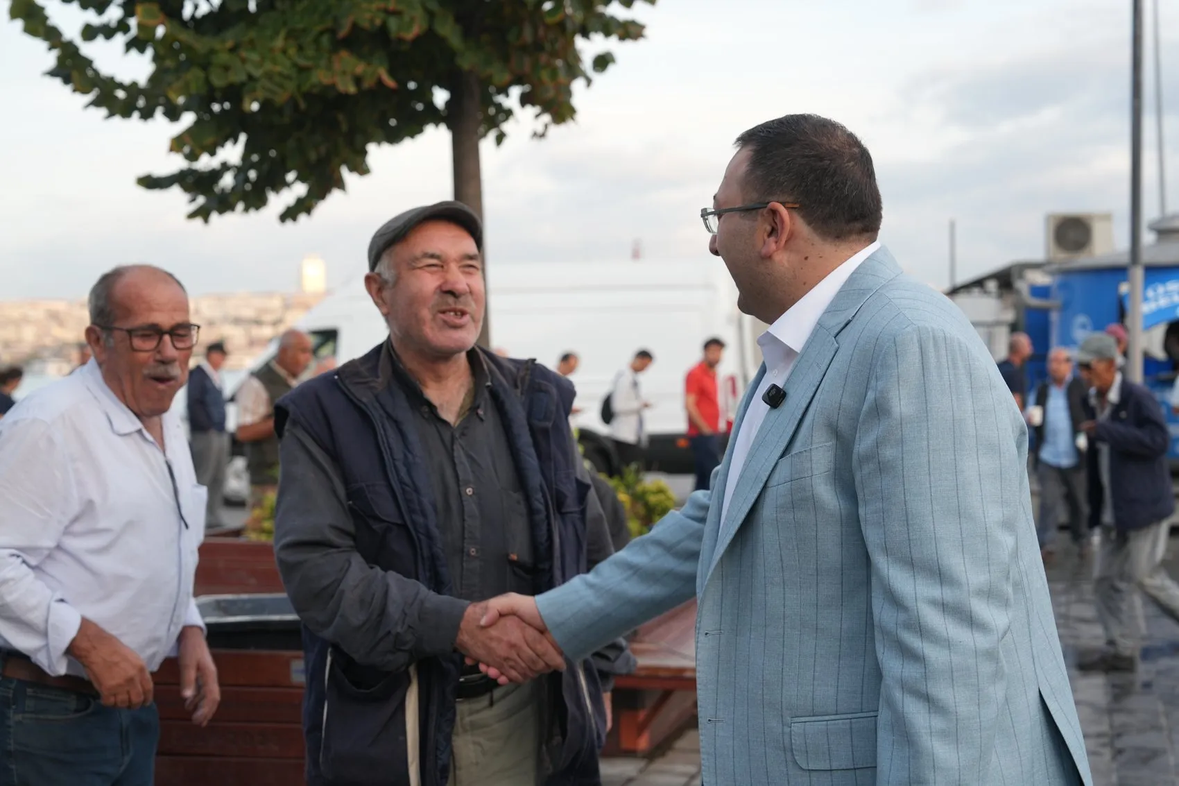 Üsküdar'da saha mesaisi: Başkan Vekili Gültekin esnafın nabzını tuttu