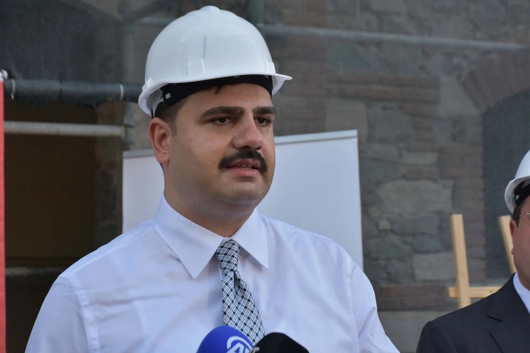 Eyyüp Kadir İnan'dan Özgür Özel'e Tarihi Un Fabrikası Çağrısı: Gelin ve Özür Dileyin
