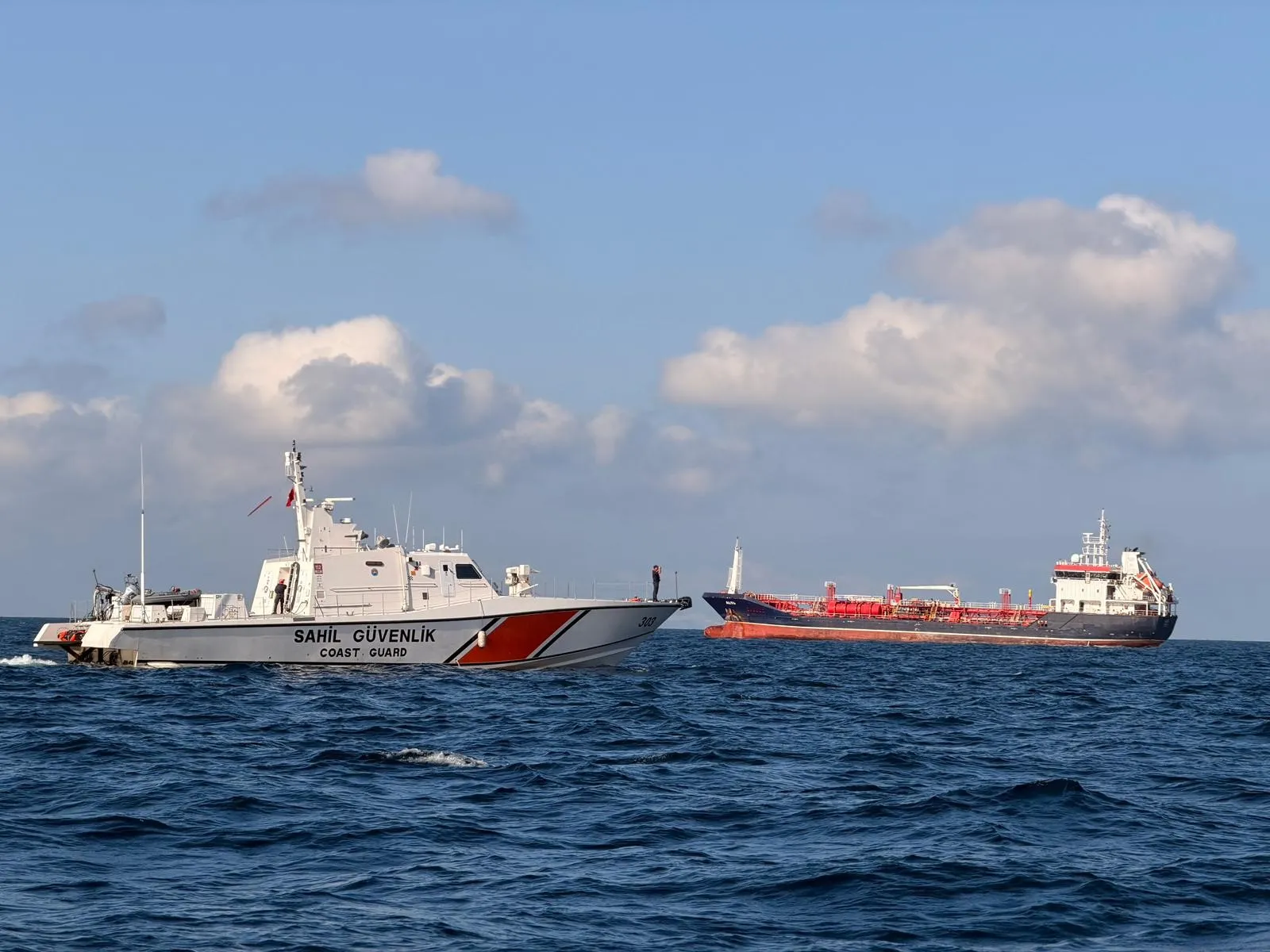 Marmara'nın karanlık sularında zamana karşı yarış: 10 denizci için seferberlik