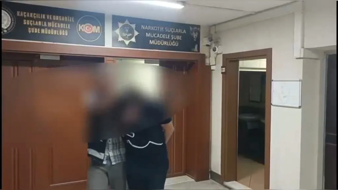Sakarya'da narkotik darbesi: Üç adrese eş zamanlı baskınla yakalandılar