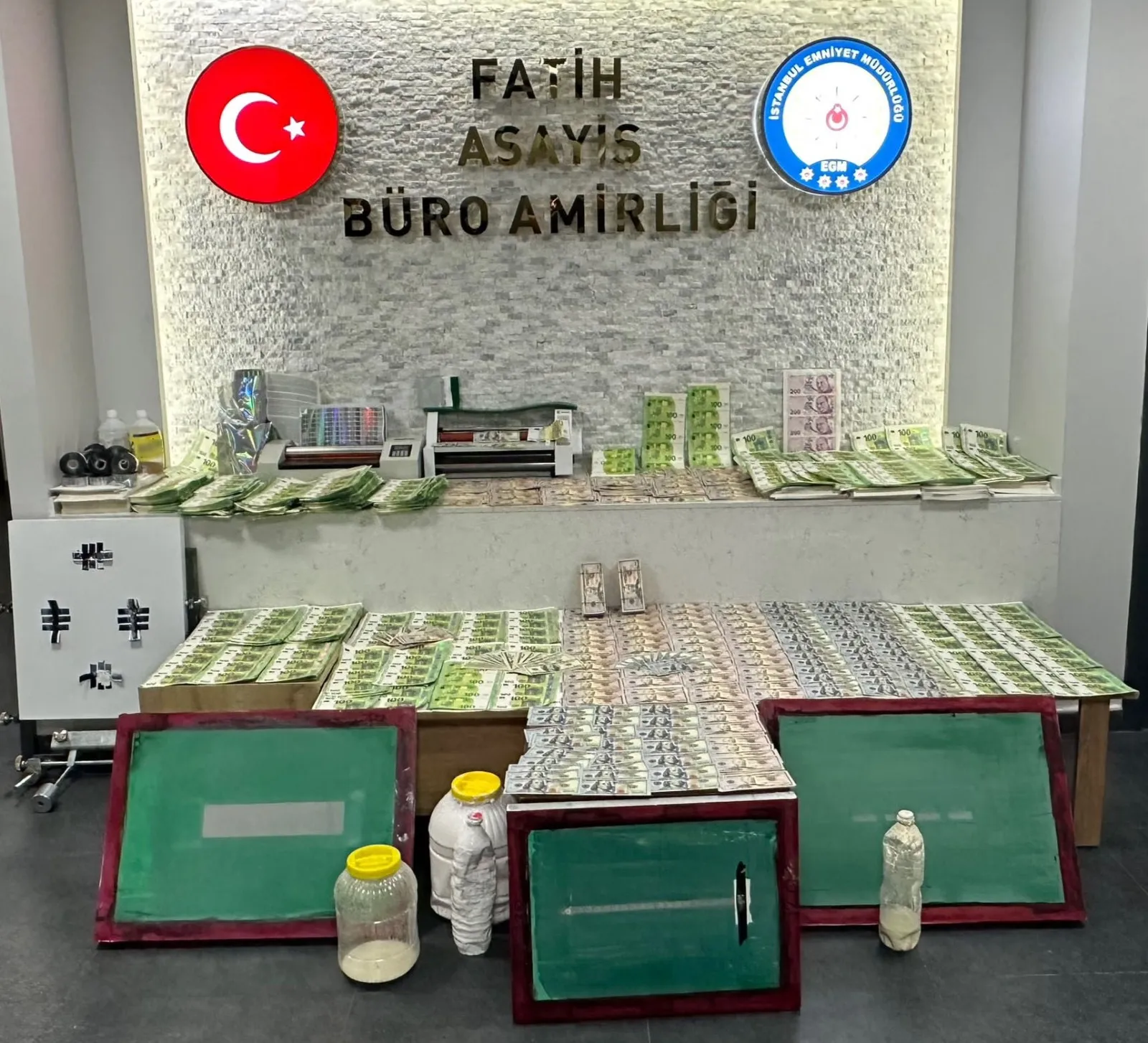 Fatih'te sahte para matbaasına baskın: Milyonluk vurgun planı 9 yıllık hapis cezasına takıldı