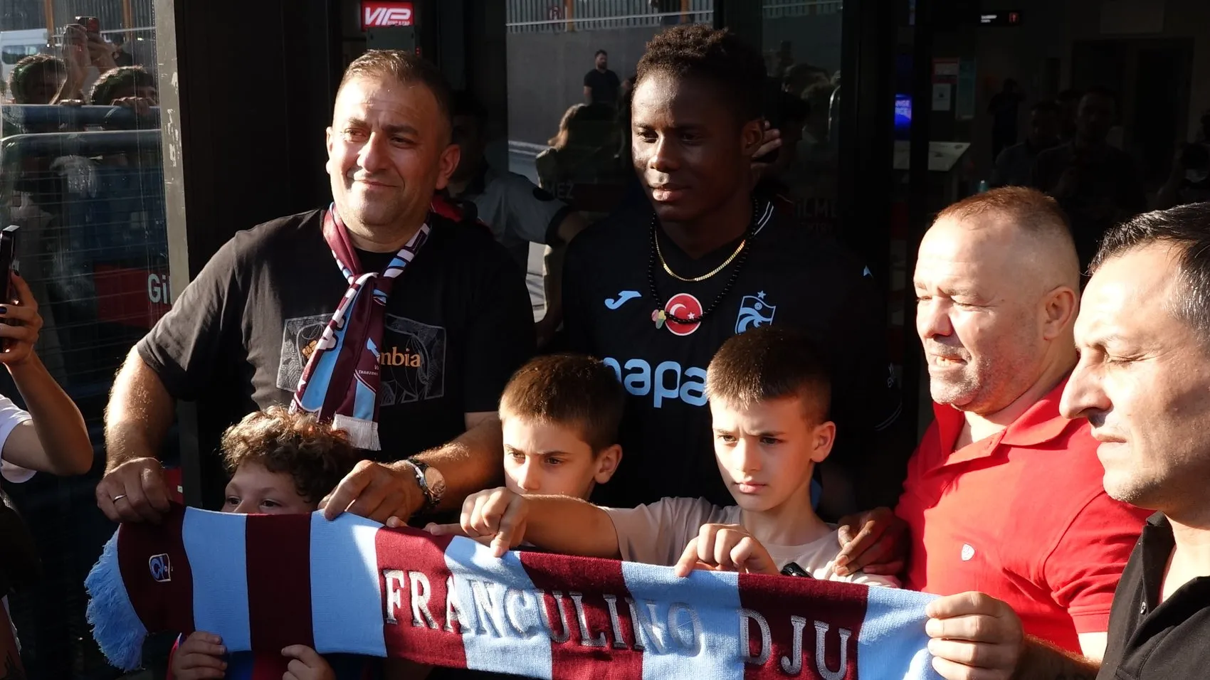 Bordo-Mavili Taraftarların Yeni Gözdesi Trabzon'a İndi: Franculino Dju'dan İlk Mesaj