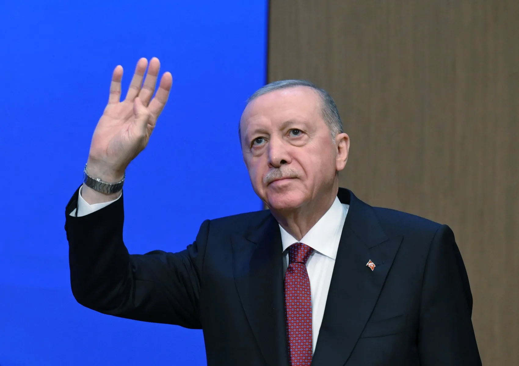Erdoğan'dan teşkilatına net mesaj: Yanlış yapanla vedalaşır, yolumuza güçlenerek devam ederiz