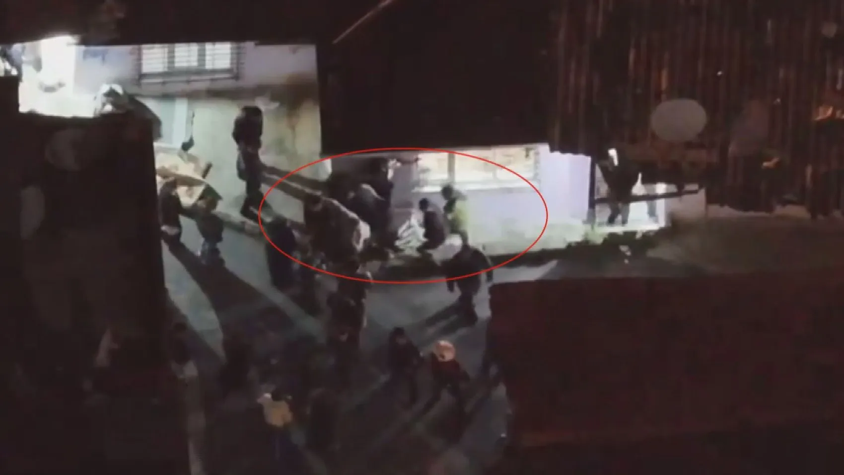 Beyoğlu'ndaki zehir tacirlerine dron destekli baskın: 3 kişi cezaevine gönderildi