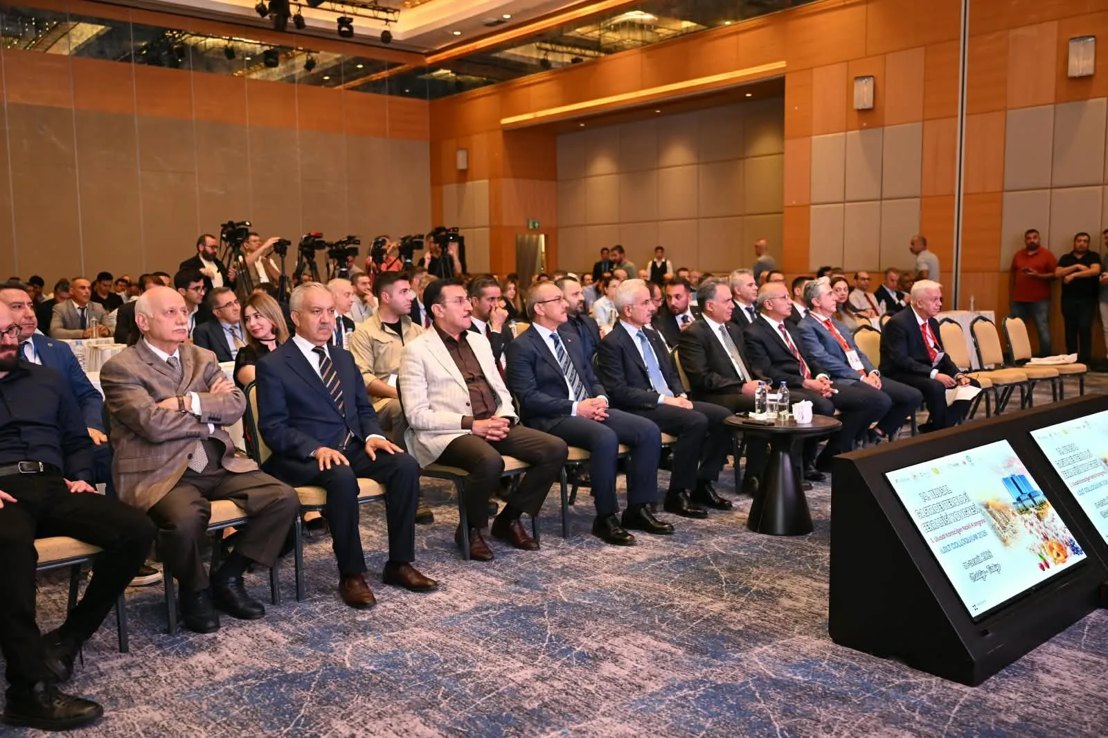 Malatya'da dev buluşma: Bakan Uraloğlu'ndan sağlık ve teknoloji vurgusu