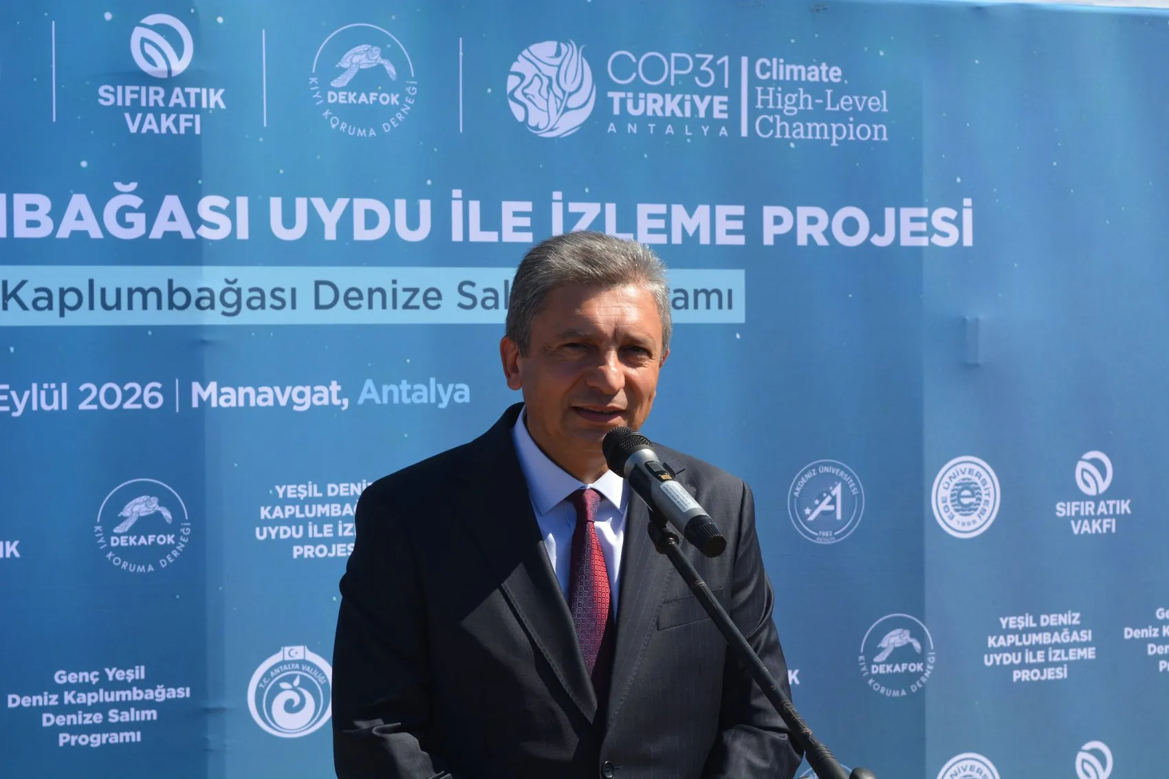 Akdeniz'in derinliklerine gönderilen Hanzala: Bir kaplumbağanın rotası doğayla barışmanın haritası olacak