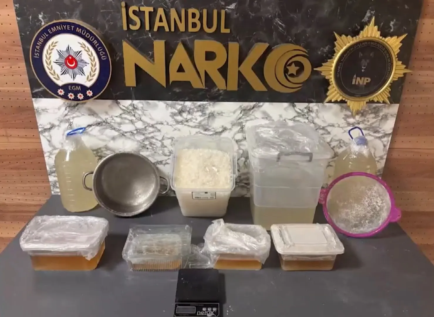 İstanbul Narkotik Polisi Zehir Tacirlerine Göz Açtırmıyor: Bir Ayda Tonlarca Uyuşturucu Ele Geçirildi
