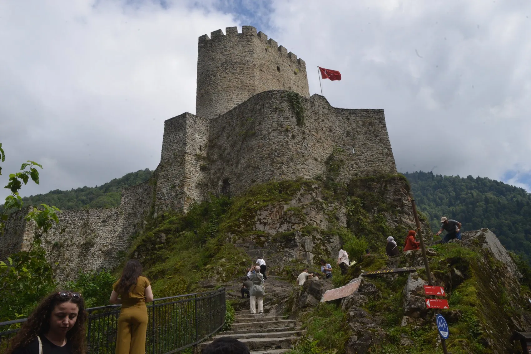 Deniz ve güneşten sıkılan çiftlerin yeni gözdesi: Balayında Rize rüzgarı