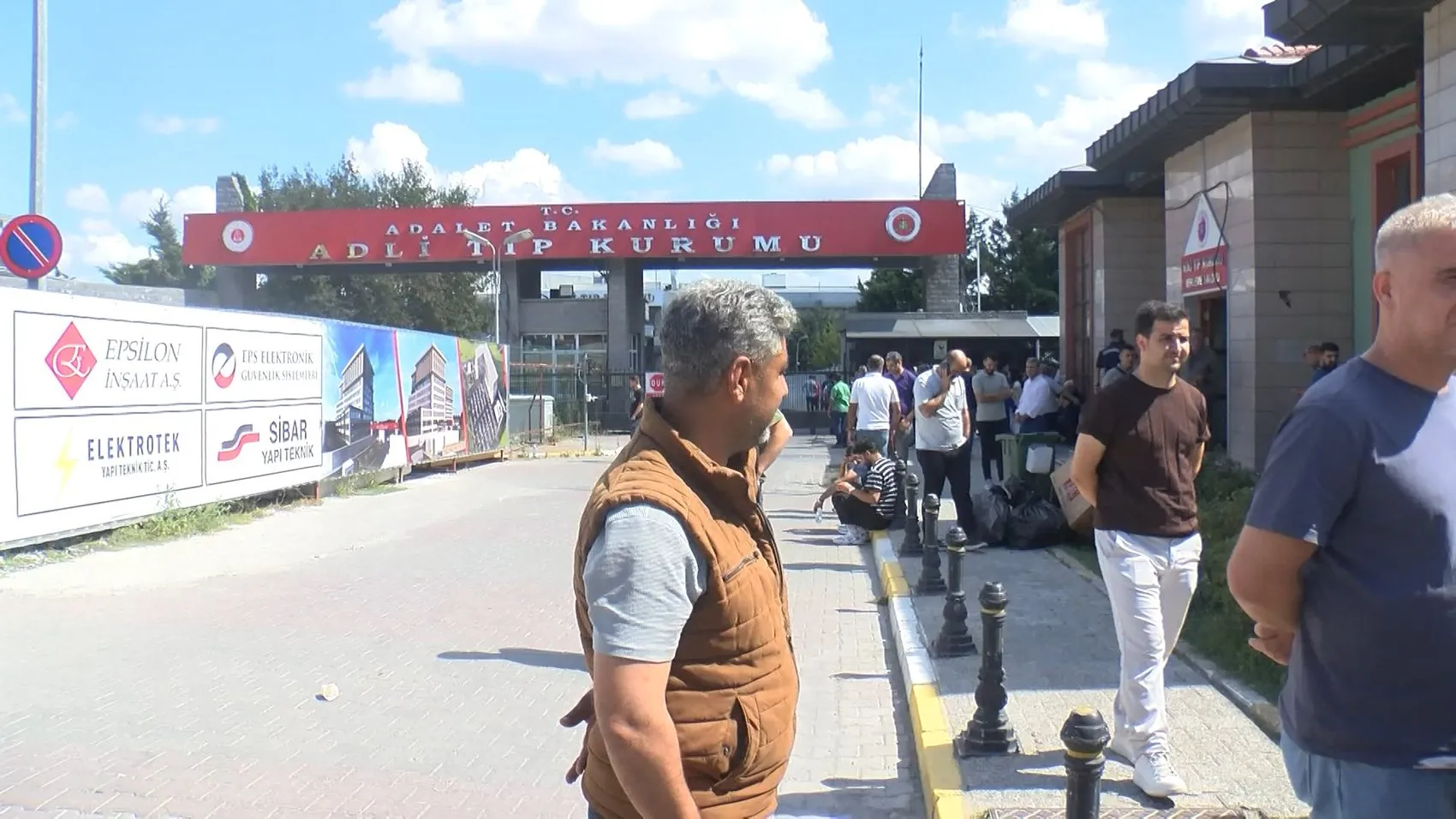 Kızını kurtarmak için alevlerin arasına daldı: Baba Mesut Seraç'ın yürek yakan çaresizliği