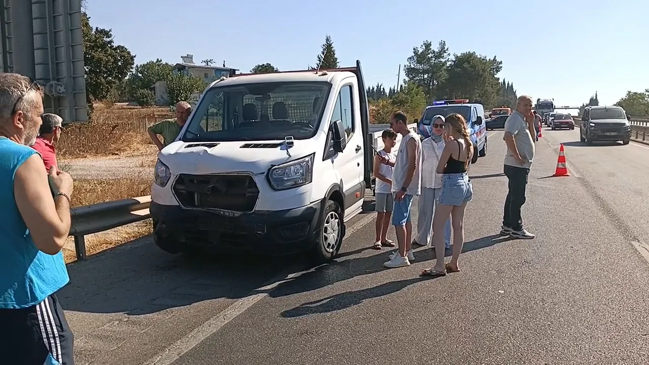 Bursa'da sabah trafiğinde kabus: Yola dökülen mazot 9 aracı birbirine kattı
