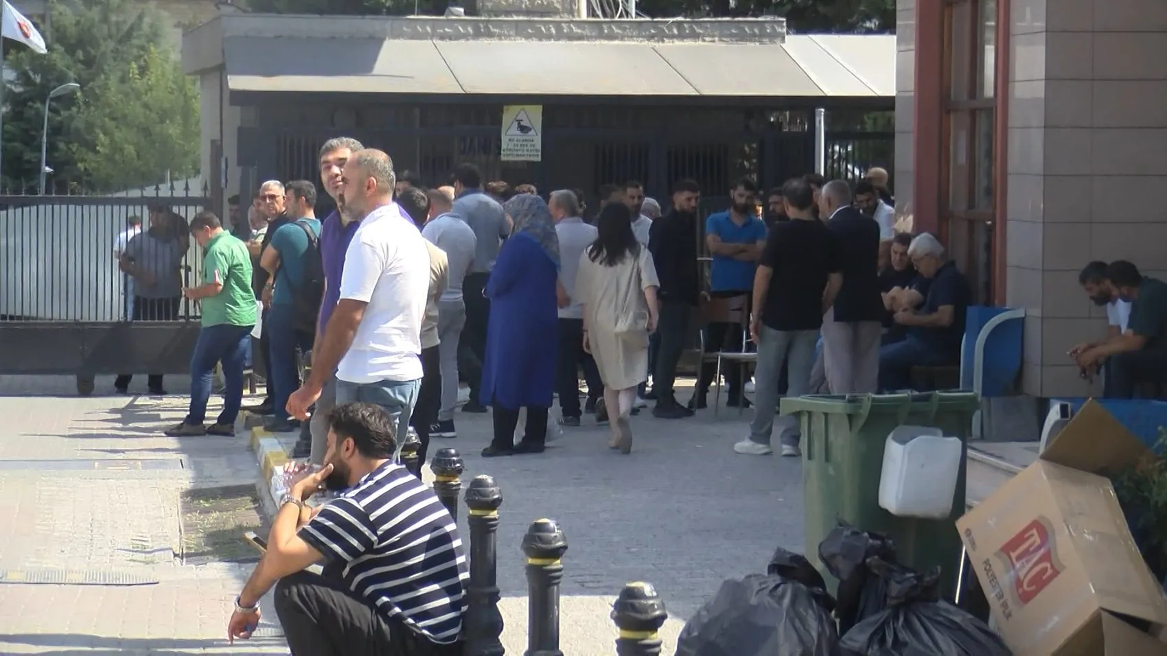 Kızını kurtarmak için alevlerin arasına daldı: Baba Mesut Seraç'ın yürek yakan çaresizliği