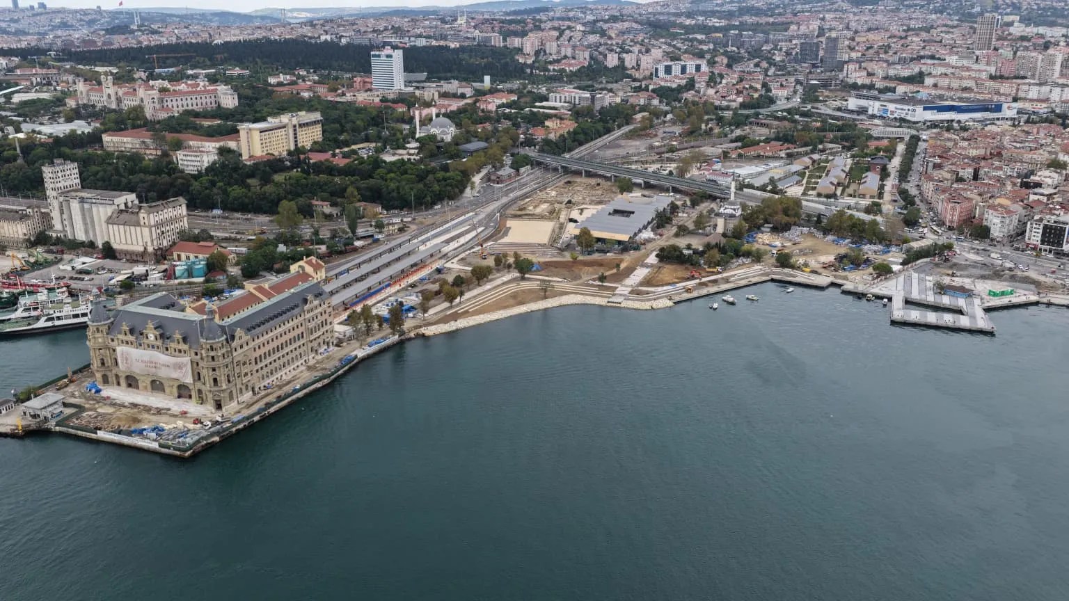 Haydarpaşa Garı'nın Yüzyıllık Sırrı Ortaya Çıktı: Temeldeki Bin Kazıktan Geriye Sadece 200 Tanesi Kaldı