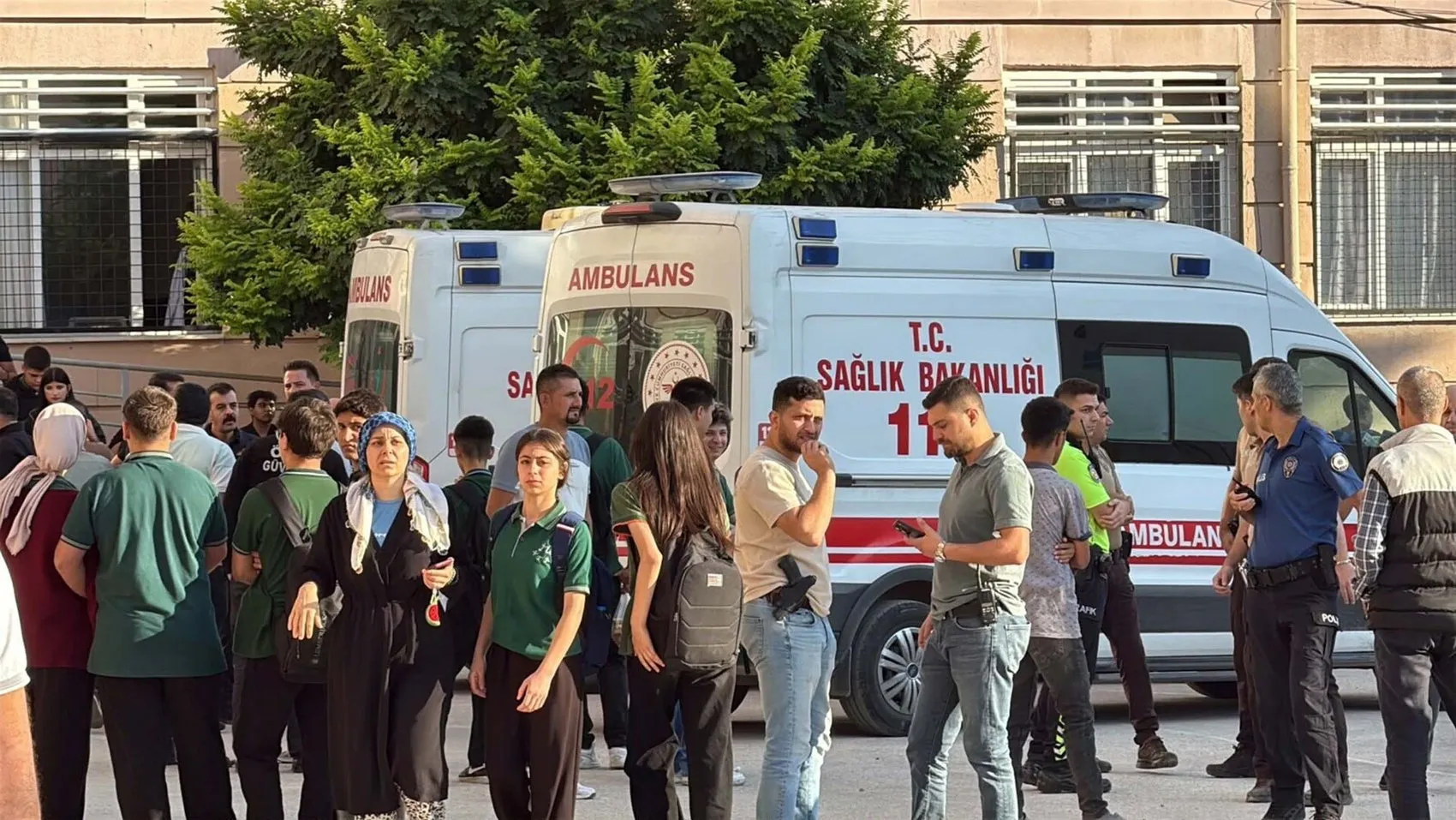 Turgutlu'da dehşet dolu günlerin ardından okulda ilk ders zili çaldı