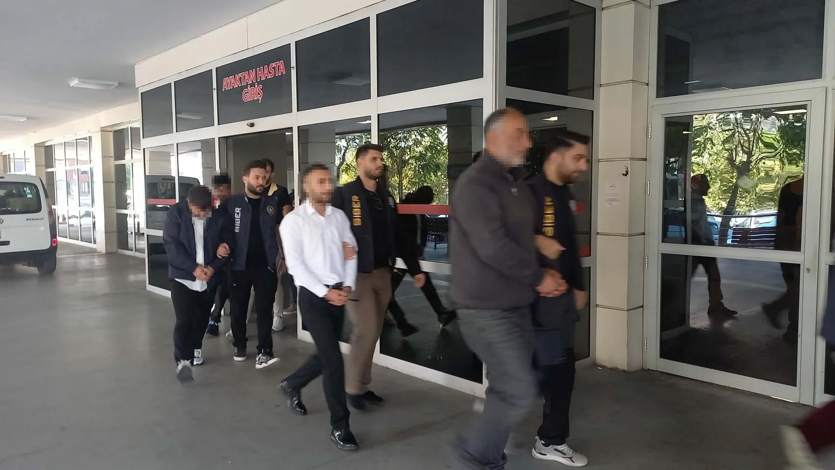 Bir günde 100 milyon lirayı aşan vurgun: Siber polisinden 12 ilde dev operasyon