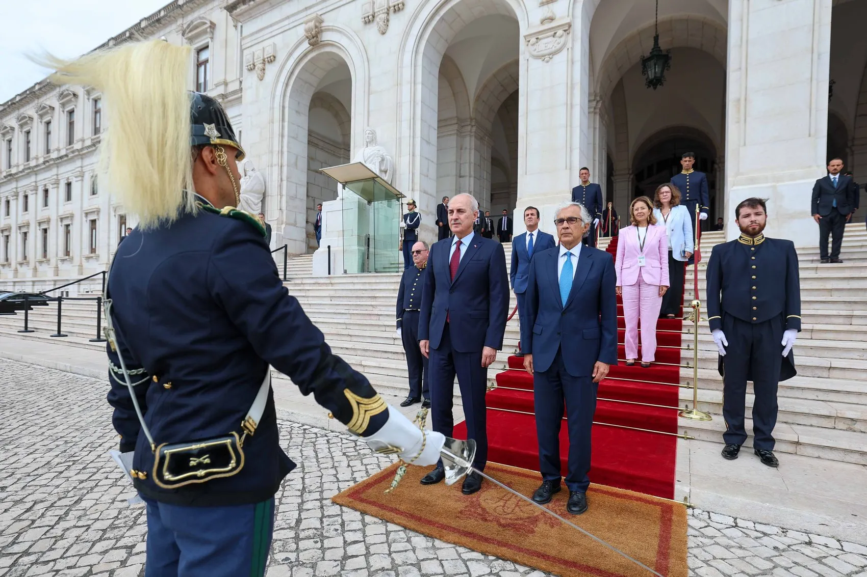 Lizbon'da Diplomatik Mesai: Numan Kurtulmuş Portekiz'de Resmi Törenle Karşılandı