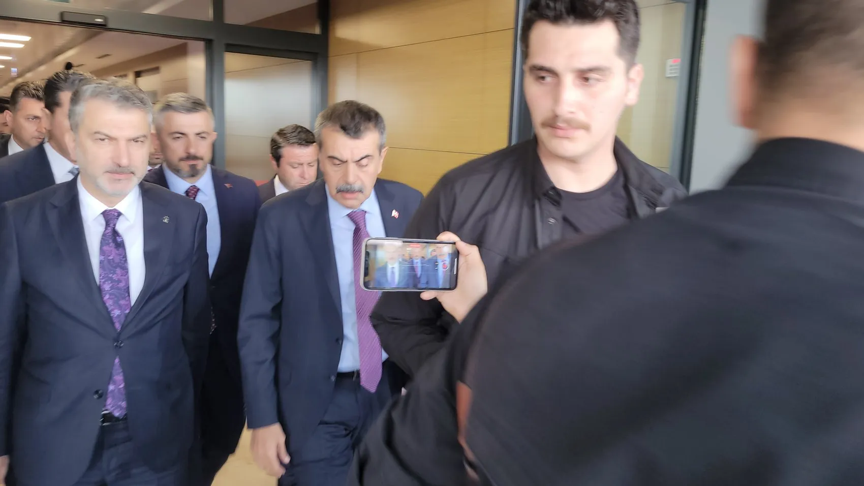 Bakan Tekin'den acil Manisa kararı: Programlarını yarıda bıraktı