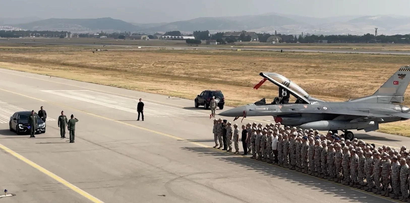Gökyüzünde anlamlı selam: Orgeneral Dalkıran'dan şehitlere vefa uçuşu