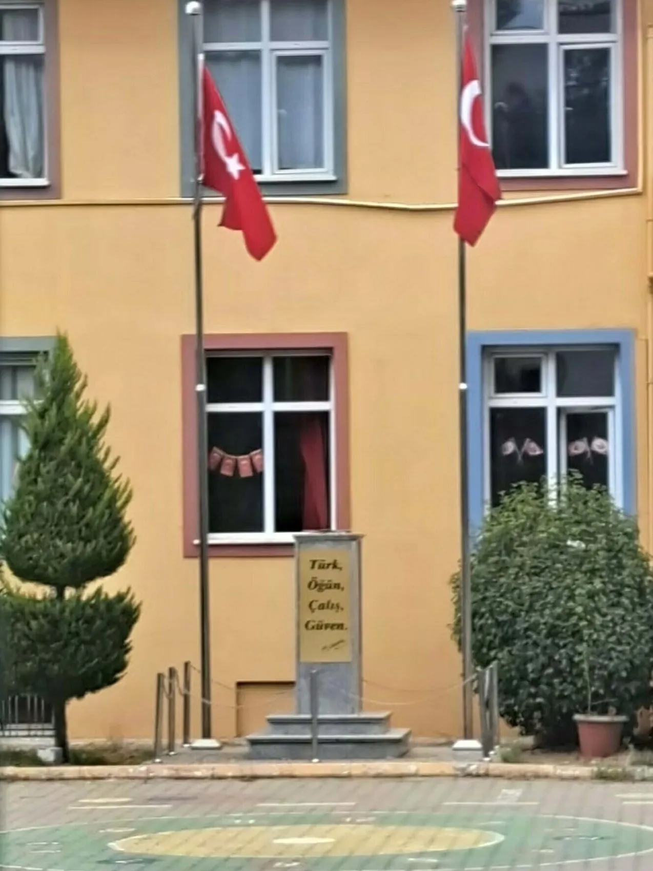 Menteşe'de okul bahçesindeki büstü çalan şüpheli cezaevine gönderildi