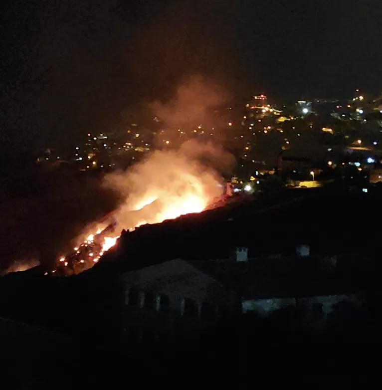 Tarihi Mardin Kalesi'nde endişelendiren alevler: Ekipler seferber oldu