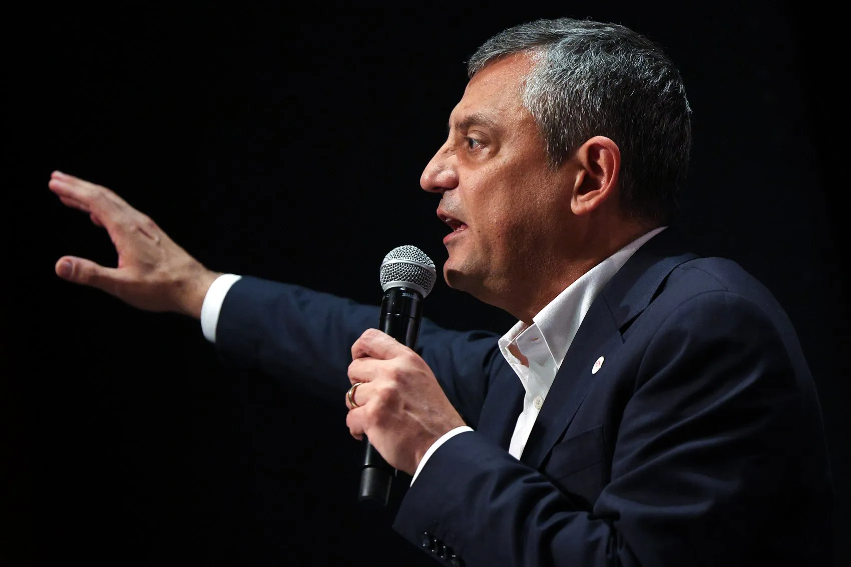 Özgür Özel'den Küçükçekmece'de İktidar Mesajı: Yeni Bir Başlangıç Şart