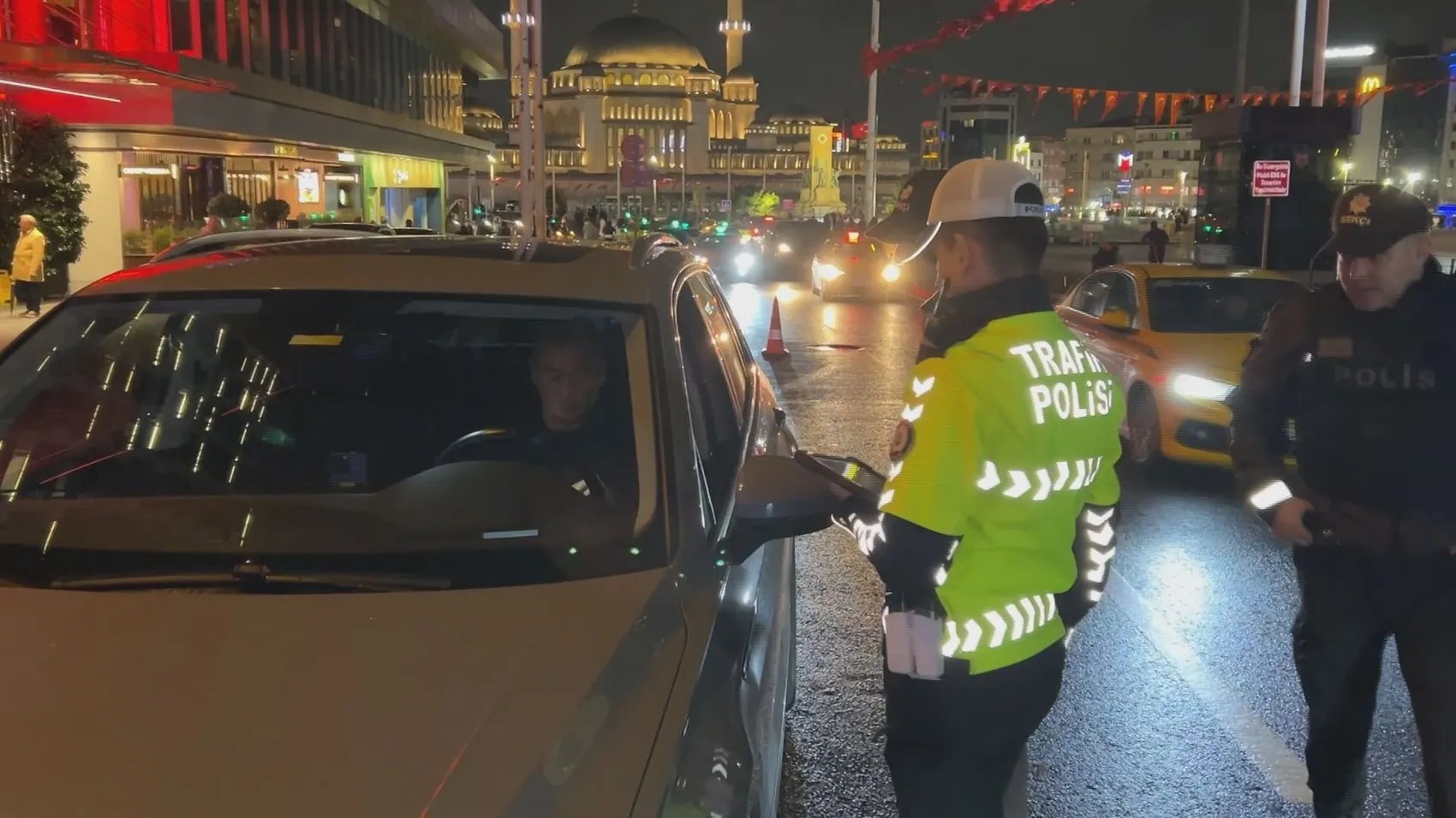 İstanbul semalarında kuş uçurtmayan operasyon: Huzur İstanbul denetimi