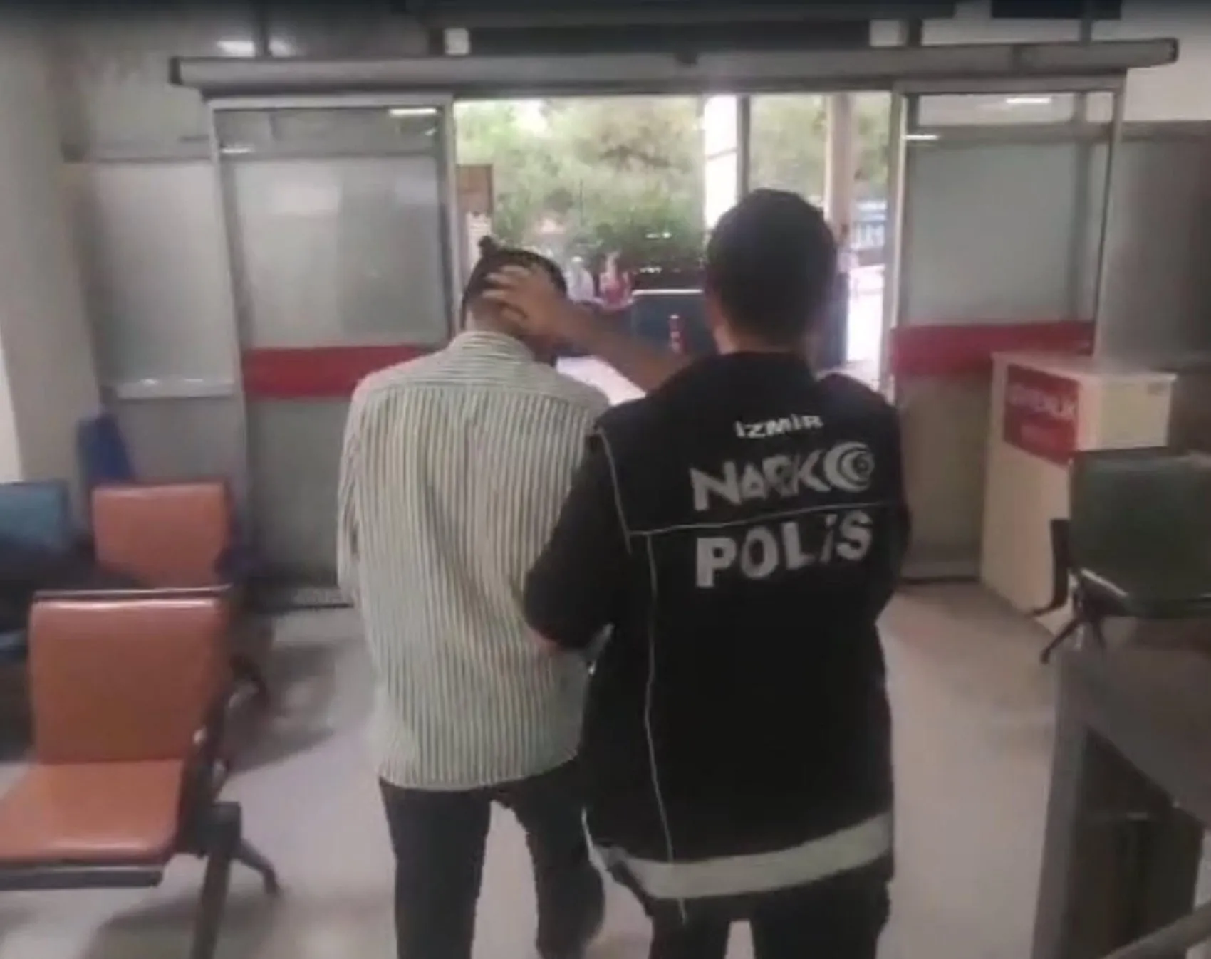 İzmir'de dijital ağlara sızan suç yapılanmalarına büyük darbe: 45 gözaltı