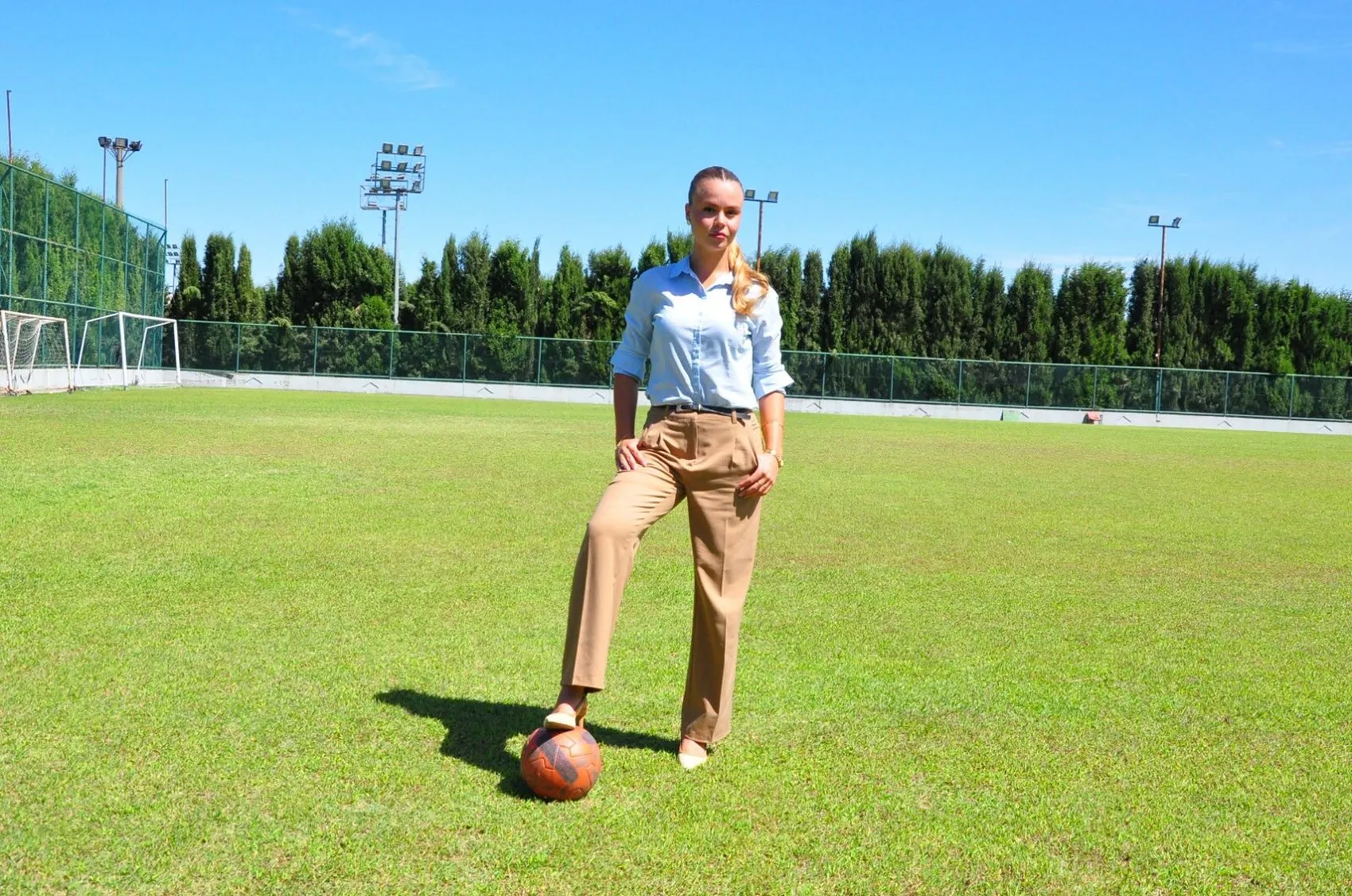 Turgutluspor'da devrim: 22 yaşındaki Zeynep Mestan erkek takımının başına geçti