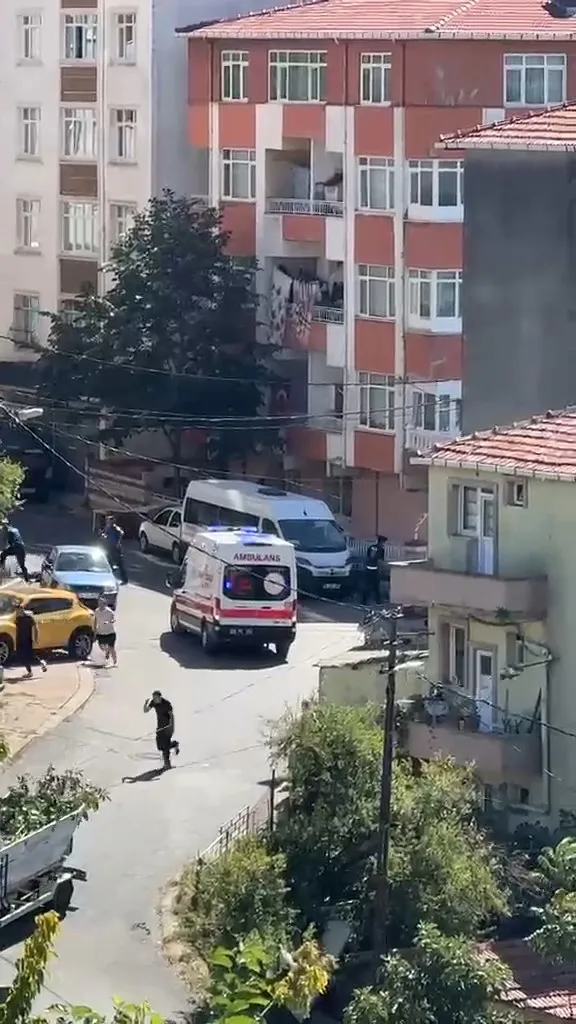 Maltepe'de dehşet anları: İş yeri sahibi komşusunu vurdu