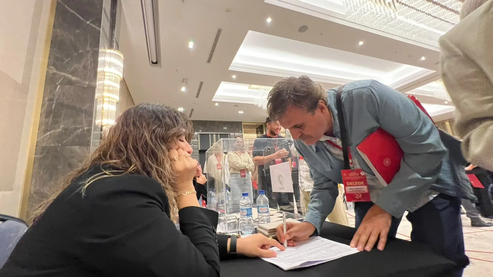 Dans camiasında güven tazeleme: Barış Korkmaz sandıktan zaferle çıktı