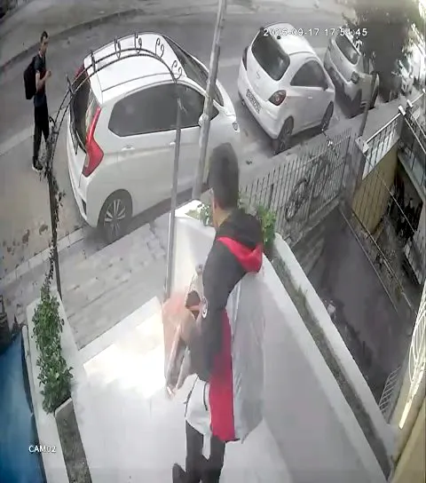 Avcılar'da güvenlik kameralarına yansıyan iki ayrı hırsızlık vakası