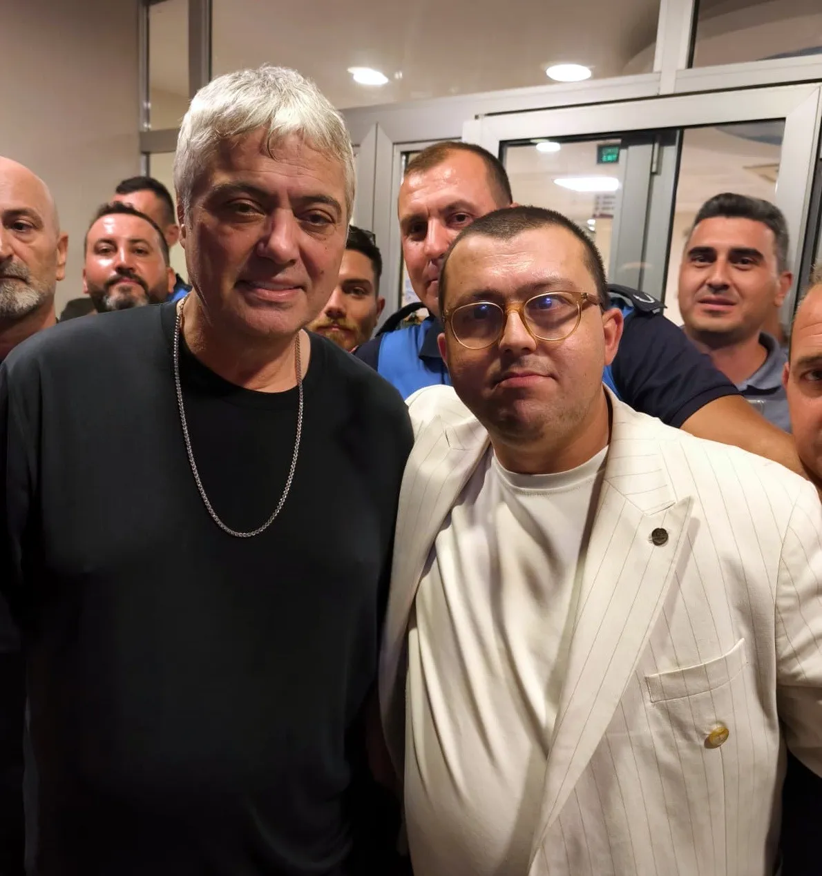 Yenişehir'de Cengiz Kurtoğlu rüzgarı: Sahneden inmesi iki saat sürdü