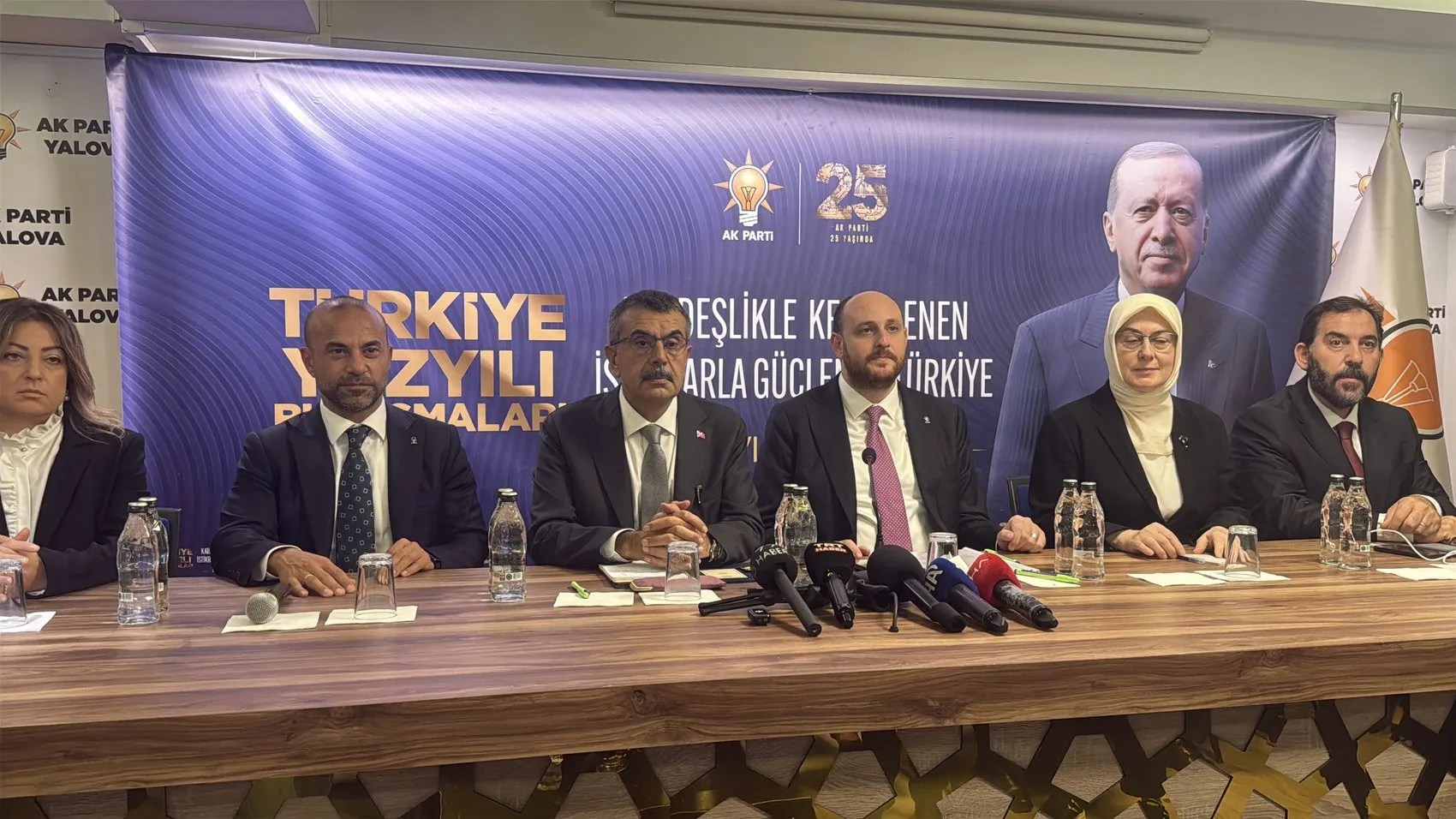 Bakan Tekin'den Yalova'da kritik okul kararı: 8 bina yıkılıp yeniden yapılacak