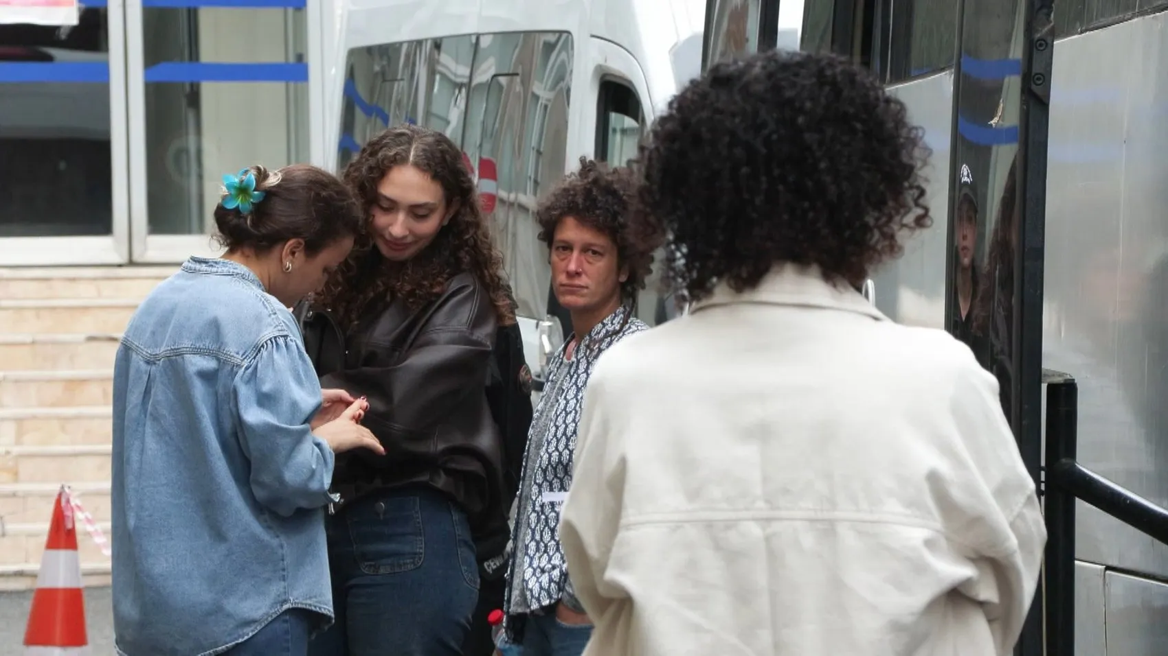 Adliye önünde gergin bekleyiş: Operasyon protestosunda 22 kişi gözaltına alındı