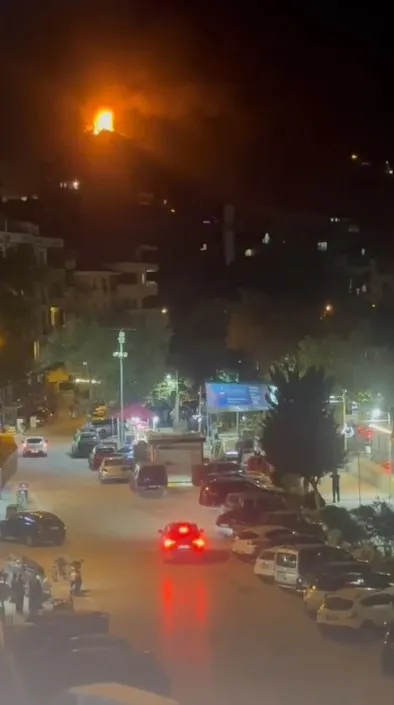 Çınarcık'ta geceyi aydınlatan korku dolu anlar: Baraka küle döndü