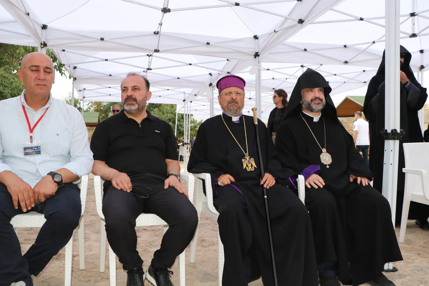 Van Gölü'nün kalbinde 14. kez yankılanan dualar: Akdamar'da tarihi buluşma