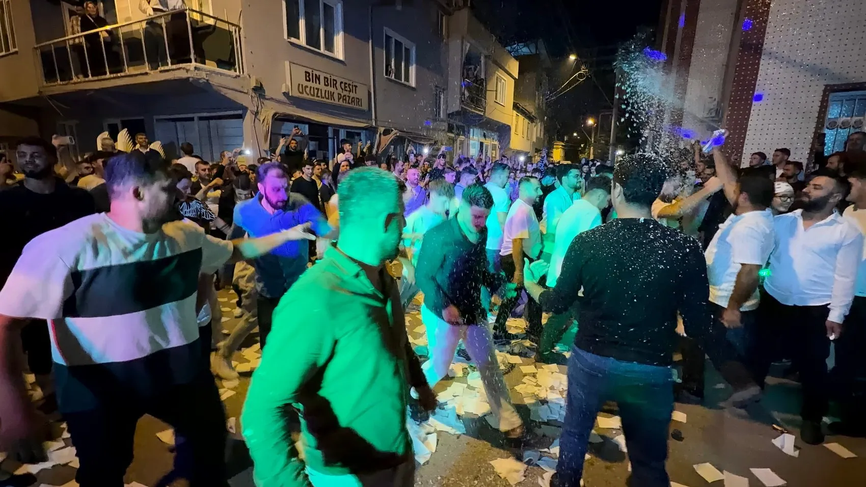 Bursa'nın mahalle eğlenceleri dijital dünyayı salladı: Salla Dansı için şehre akın ediyorlar