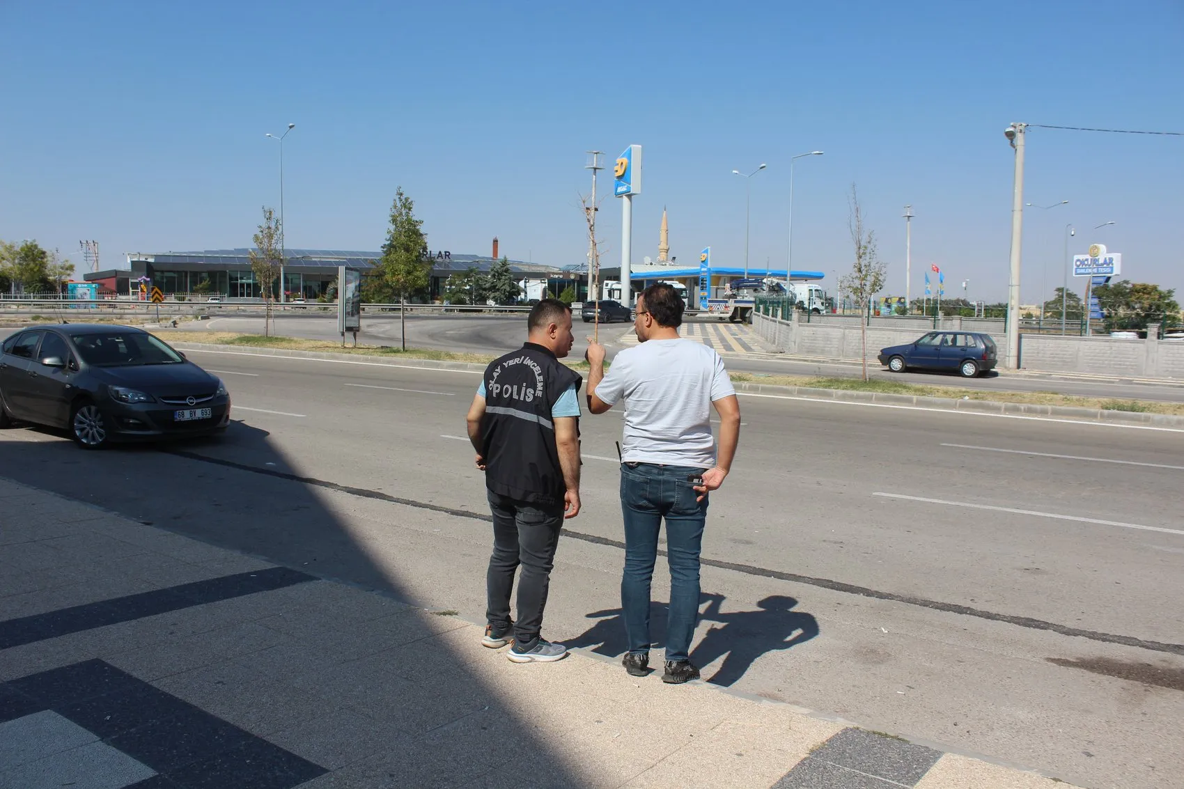Durakta dehşet anları: Yolcu tartışması silahlı kavgaya dönüştü, şoför yaşam savaşı veriyor