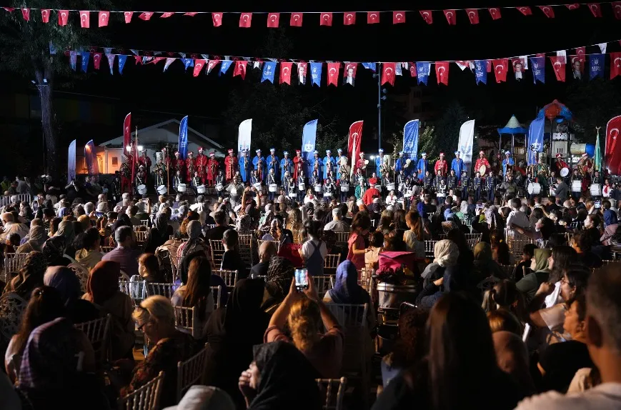 Yenişehir'de dev buluşma: 88 kişilik dev kadro sahnede tarih yazdı