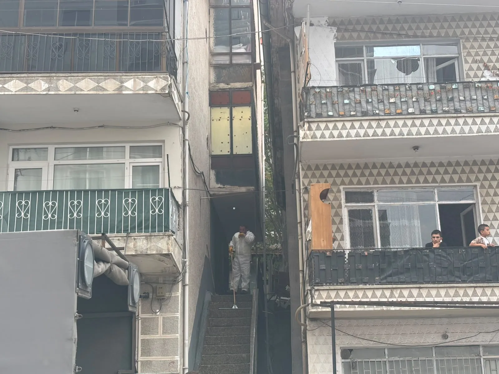 Ankara'da dehşet dolu anlar: Arkadaşlarını katletti, polise yakalanınca tetiği kendine çekti