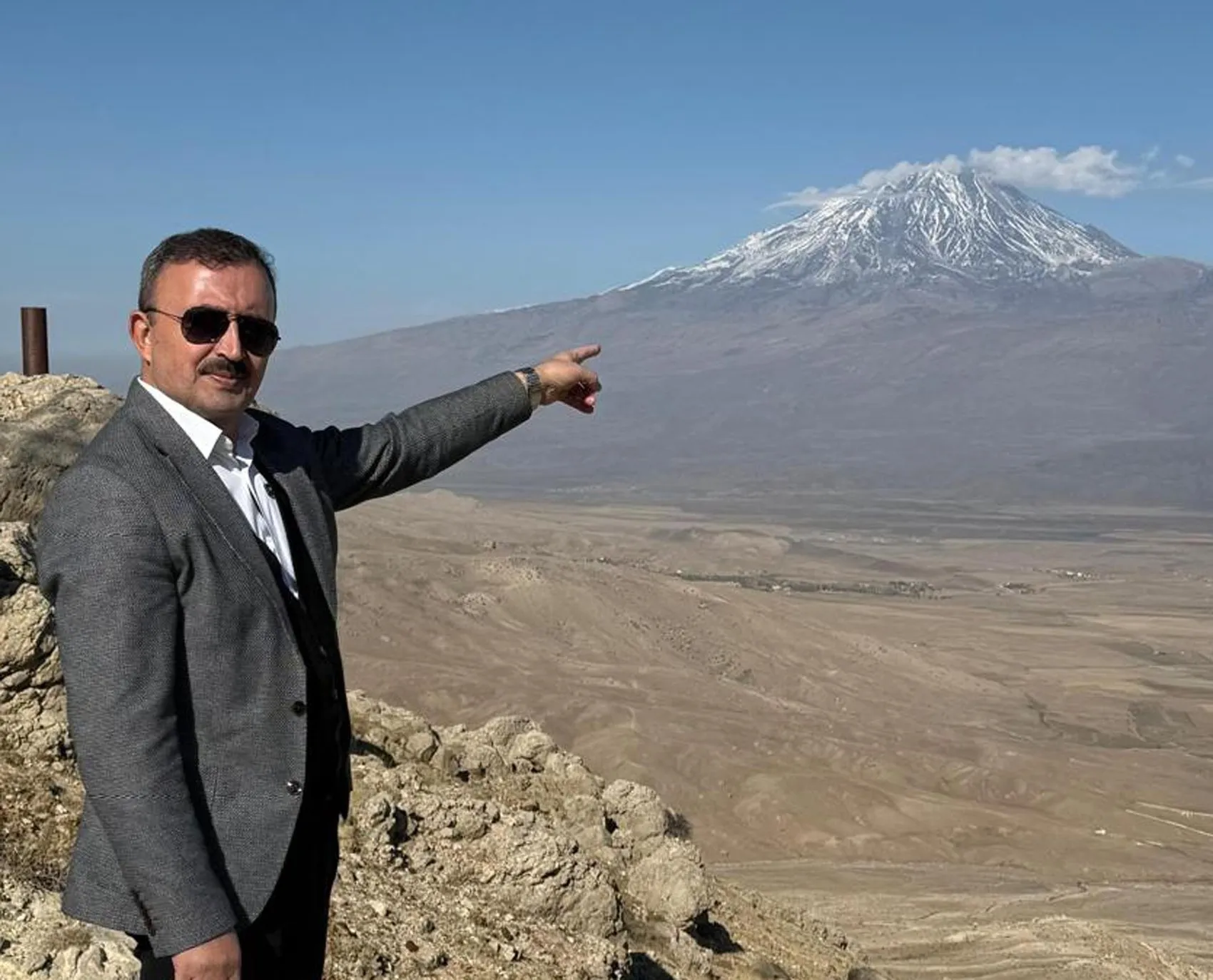Ağrı Dağı'nın zirvesindeki sessiz tehlike: Buzullar eriyor, tarih tekerrür mü edecek?