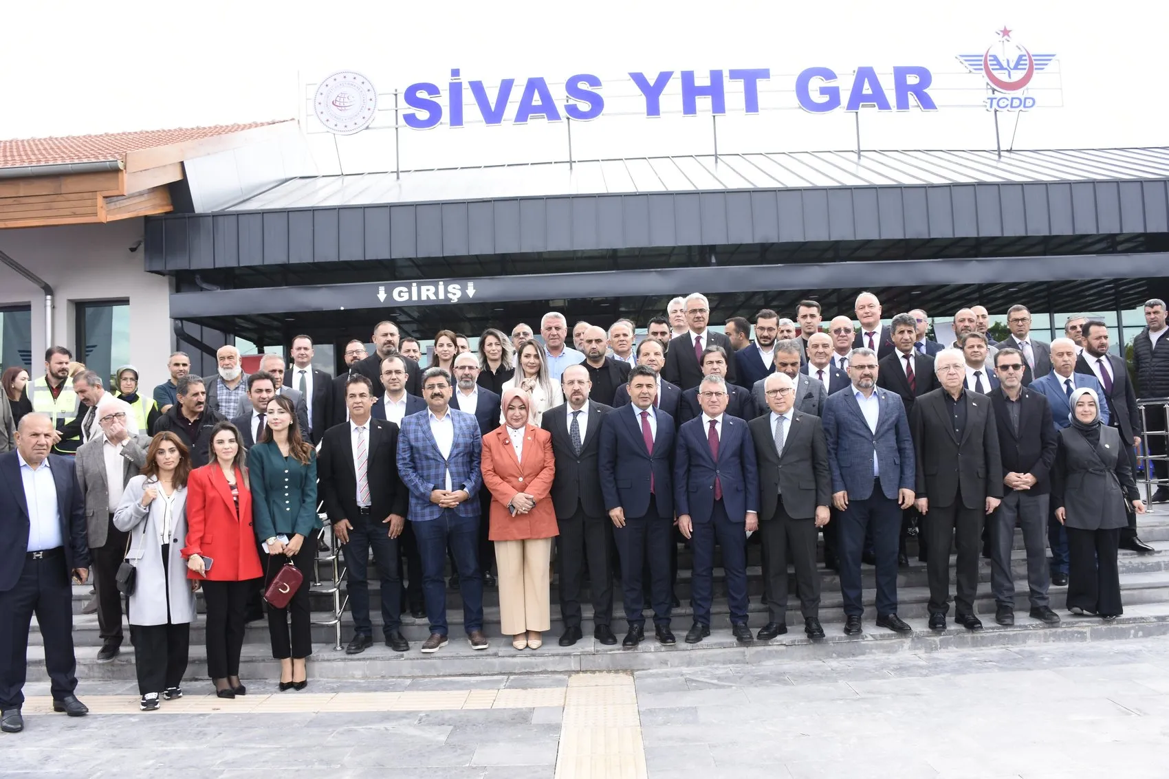 Sivas'ta Tarihi Dokunun Modern Yüzü: Eski Lojistik Ambarı YHT Garı Oldu