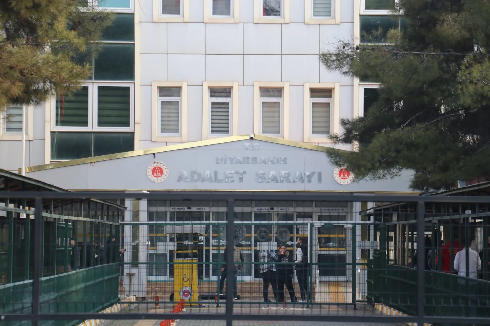 Cezaevinden çıktıktan 24 saat sonra vahşet: 50 santimlik iple hayatı kararttı