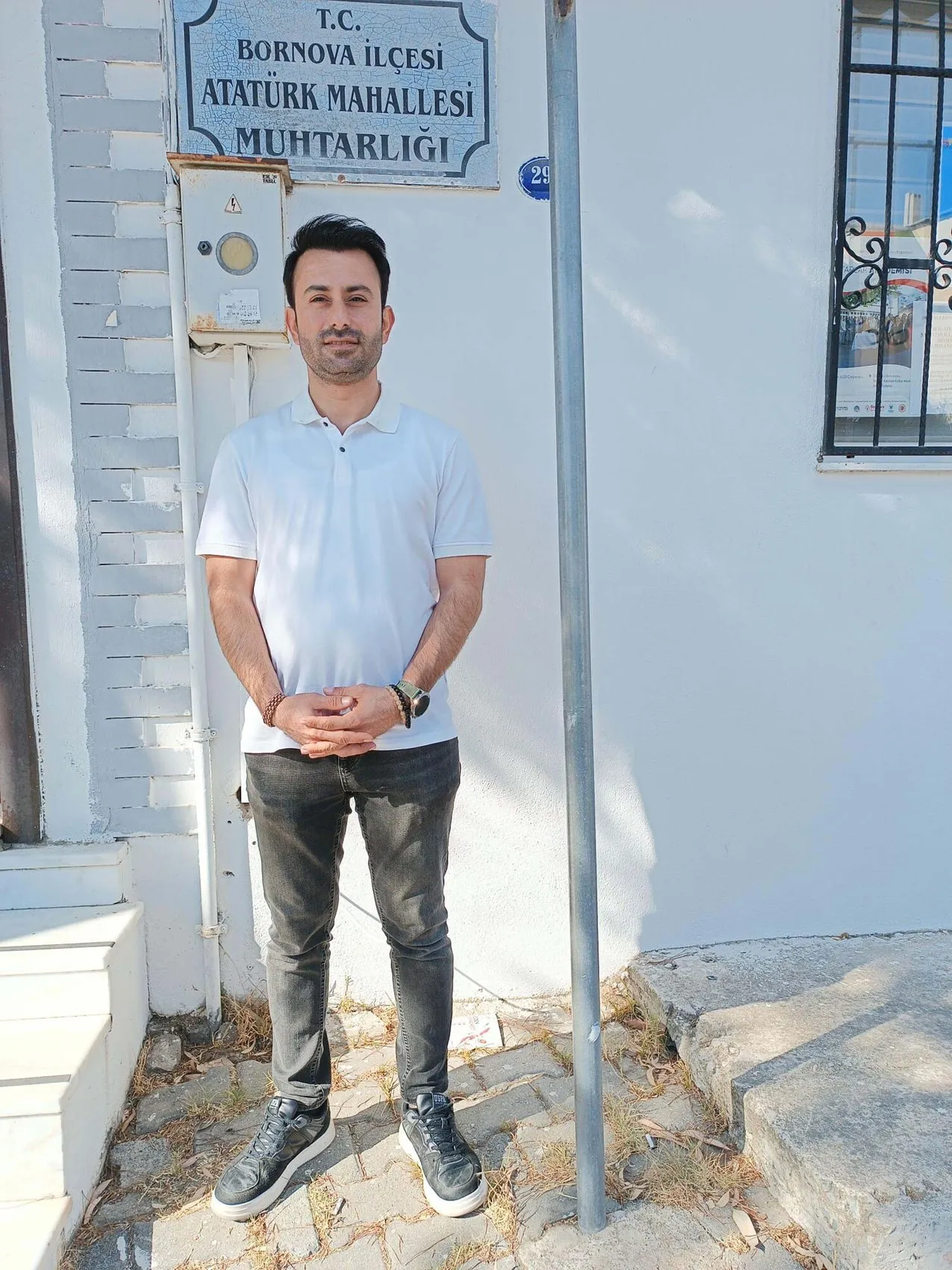 Muhtarlıkta saniyelerle yarış: Minik kızın hayatını kurtaran o hamle kamerada