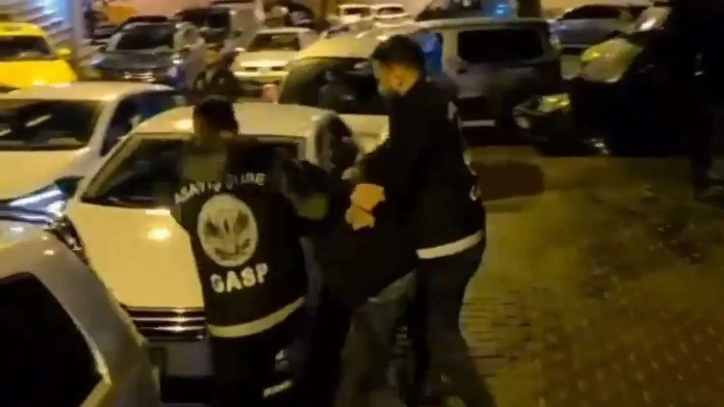 İstanbul'da dehşet saçan haraç çetesine şafak operasyonu: 12 saldırının hesabı soruldu