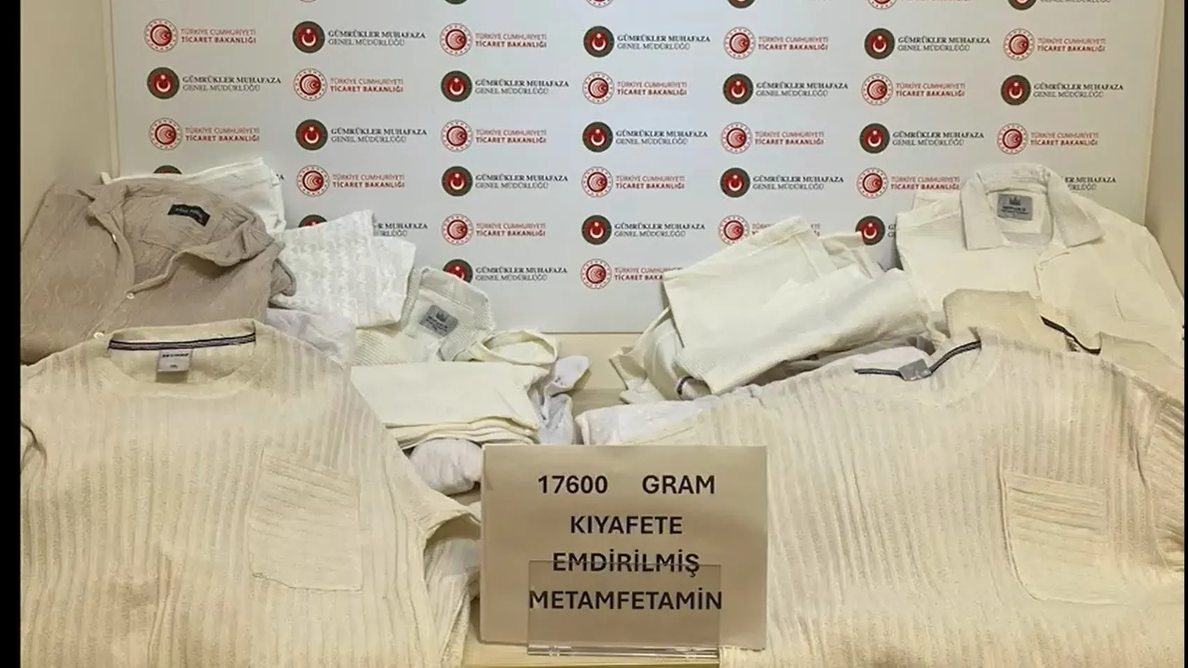 Esenboğa’da zehir tacirlerine geçit yok: Kıyafetlere gizlenmiş metamfetamin operasyonu