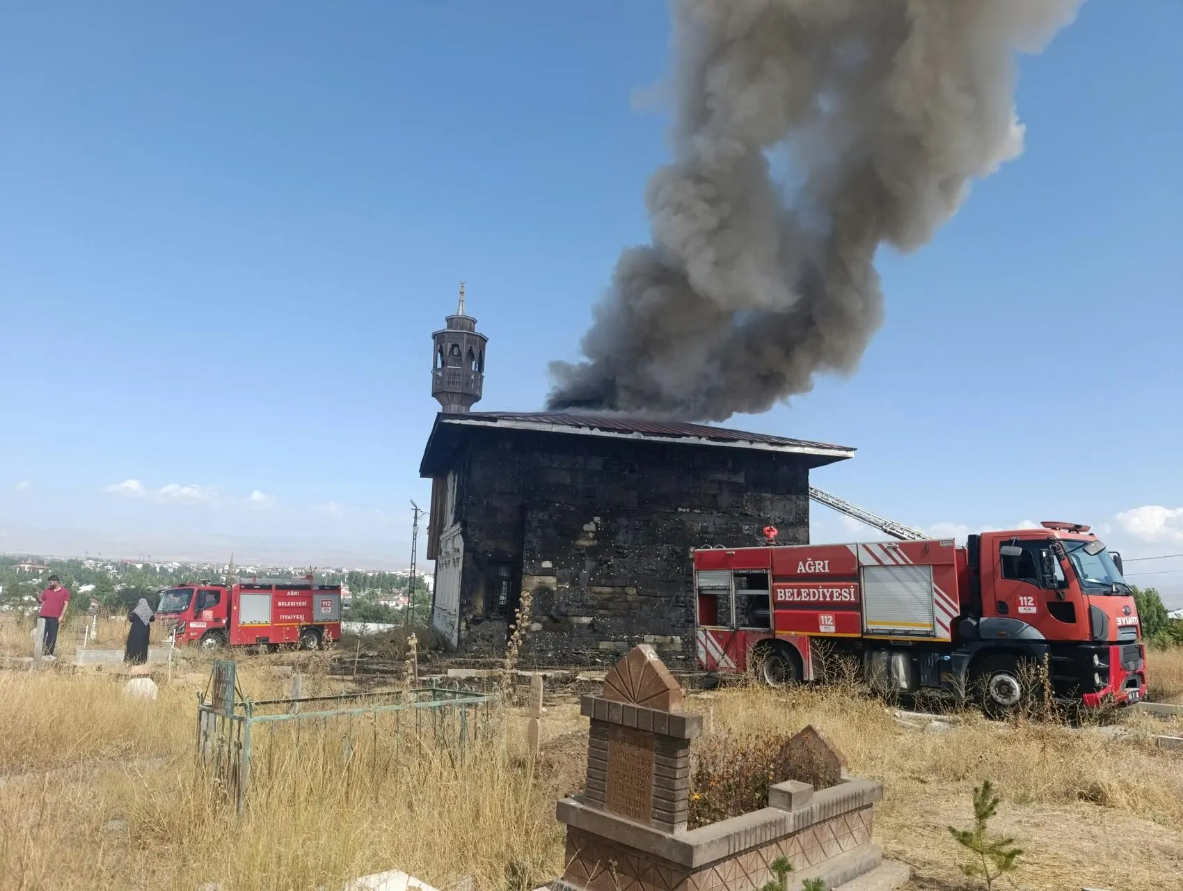 Ağrı'da henüz kapılarını açmayan camide korkutan yangın