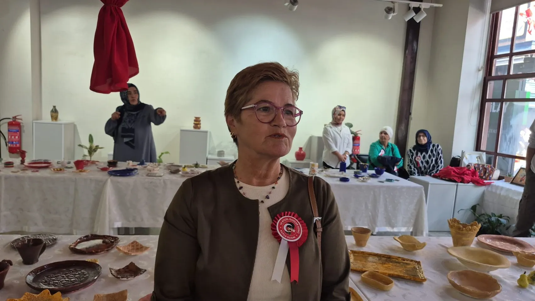 Zonguldak'ta duygusal buluşma: Şehit anneleri ve gazi eşlerinin el emeği seramikleri görücüye çıktı