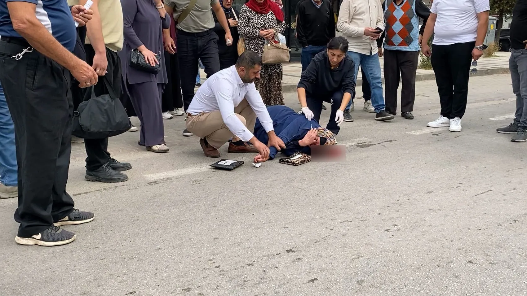 İnegöl'de korkunç kaza: Halk otobüsü yaşlı kadını hayattan kopardı