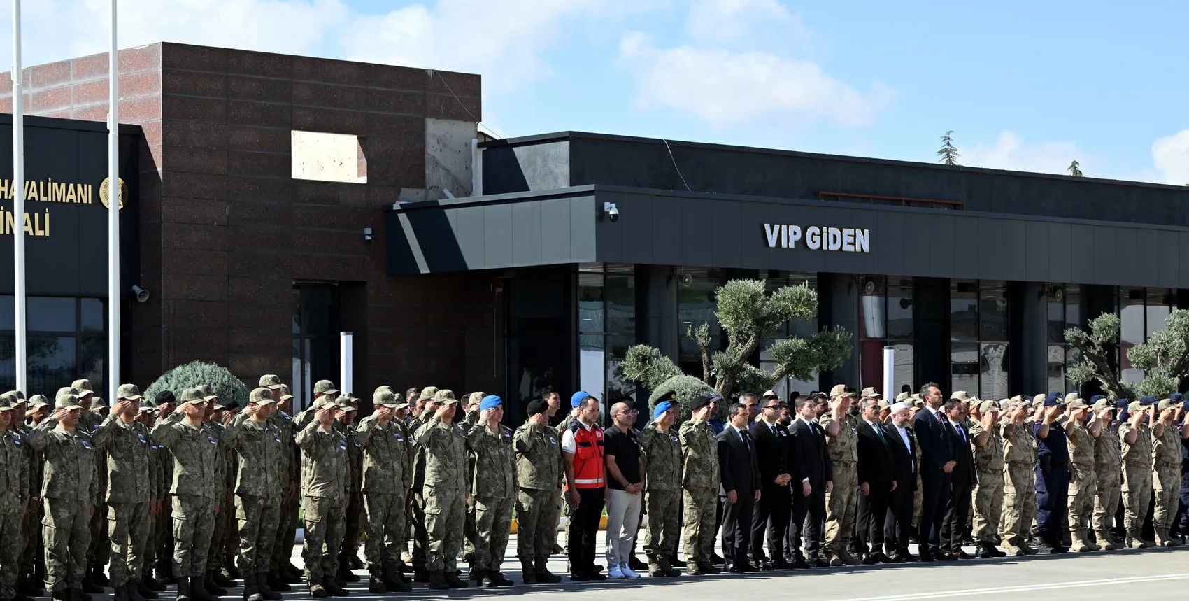 Gaziantep'ten Elazığ'a hüzünlü veda: Şehit Coşkun Sevim son yolculuğuna uğurlandı